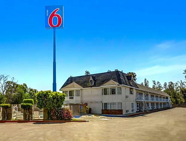 Motel 6 Fresno, CA - Belmont Ave hotel detail image 1