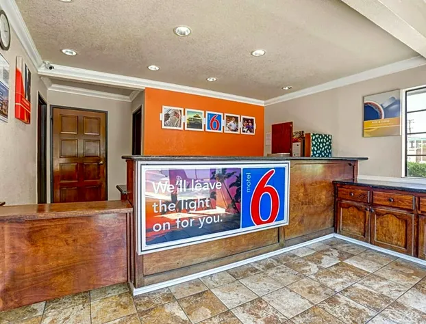 Motel 6 Fresno, CA - Belmont Ave hotel detail image 4