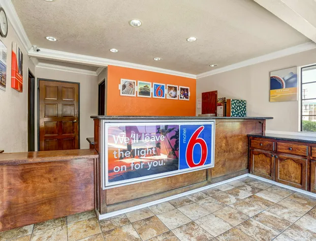 Motel 6 Fresno, CA - Belmont Ave hotel detail image 4