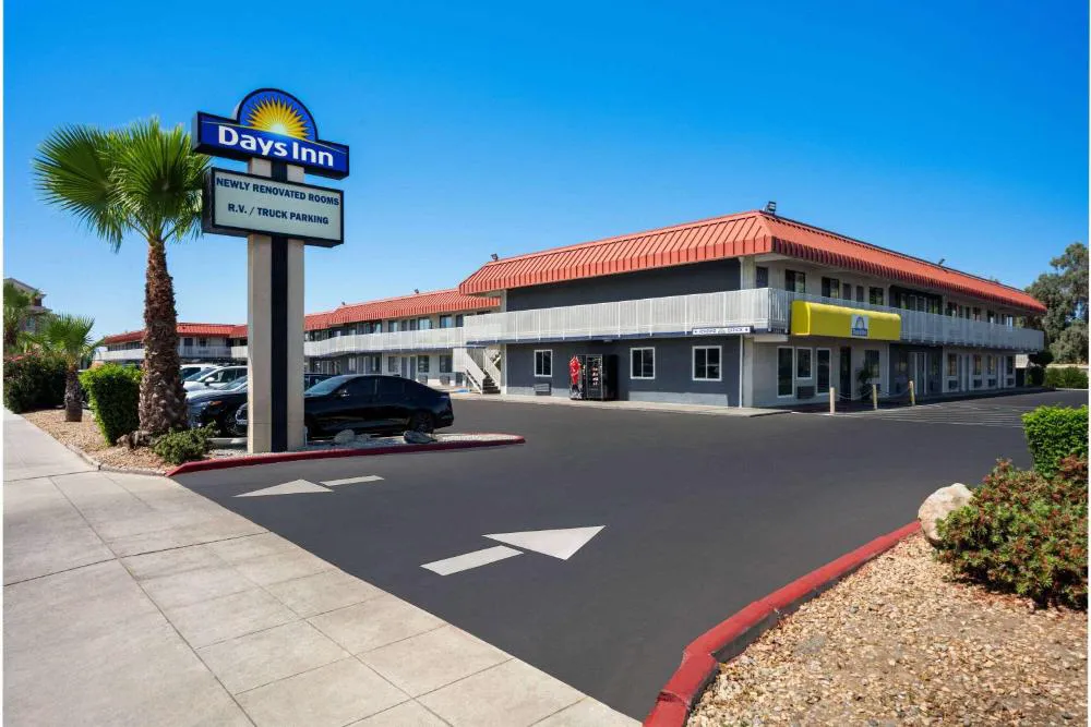 Days Inn by Wyndham Fresno South hotel hero