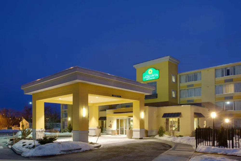 Hampton Inn by Hilton Manchester hotel hero