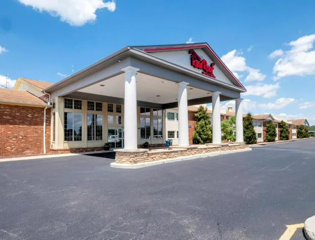 Red Roof Inn & Suites Wilmington - New Castle hotel detail image 1
