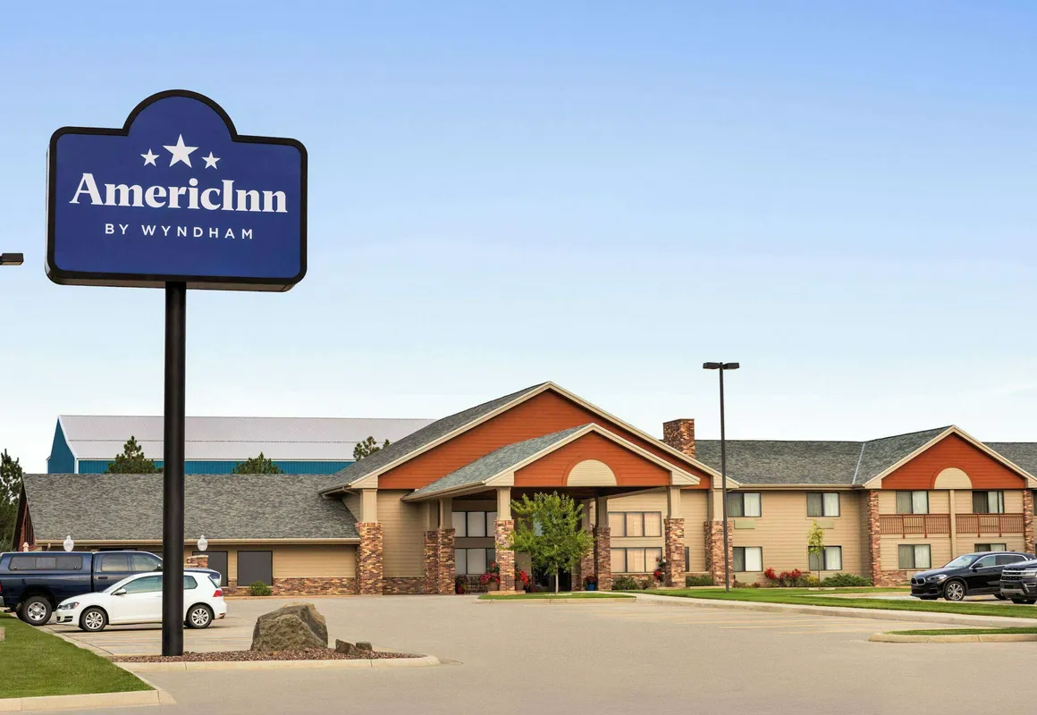 AmericInn by Wyndham Havre hotel hero