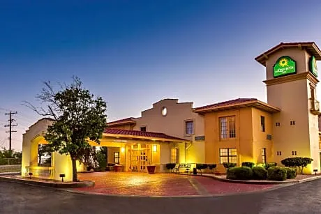 Travelodge by Wyndham El Paso - Airport hotel hero