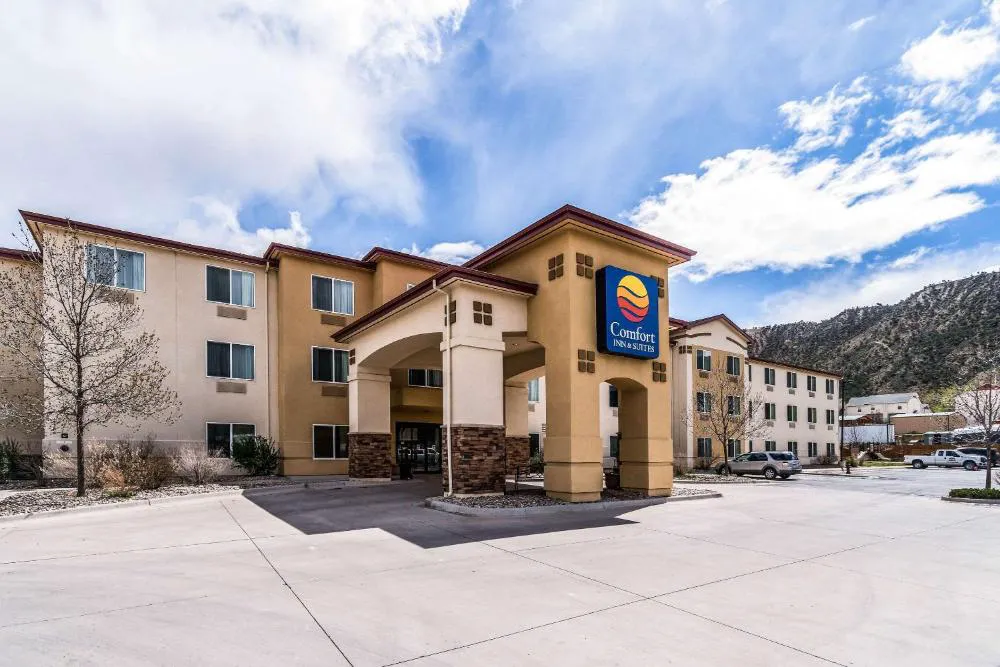 Comfort Inn & Suites Rifle hotel hero