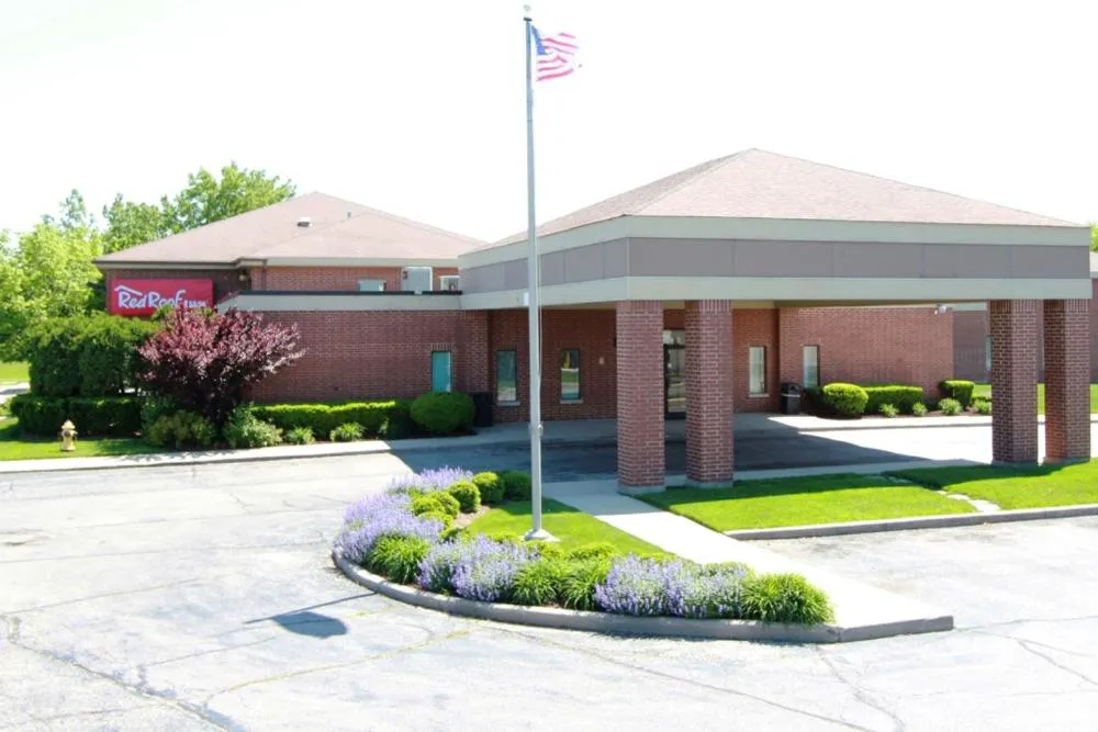 Red Roof Inn Gurnee - Waukegan hotel hero