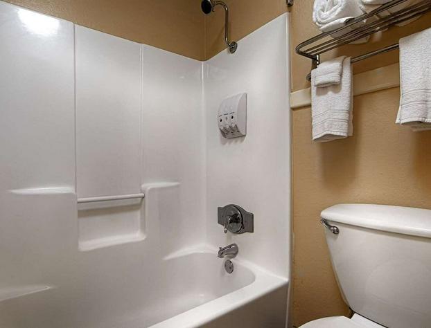 Surestay Hotel By Best Western Zapata hotel detail image 4