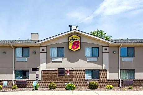 Super 8 by Wyndham Hampton hotel hero