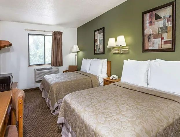 Super 8 by Wyndham Hampton hotel detail image 4