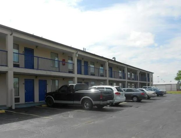 Executive Inn & Suites - Covington hotel detail image 2