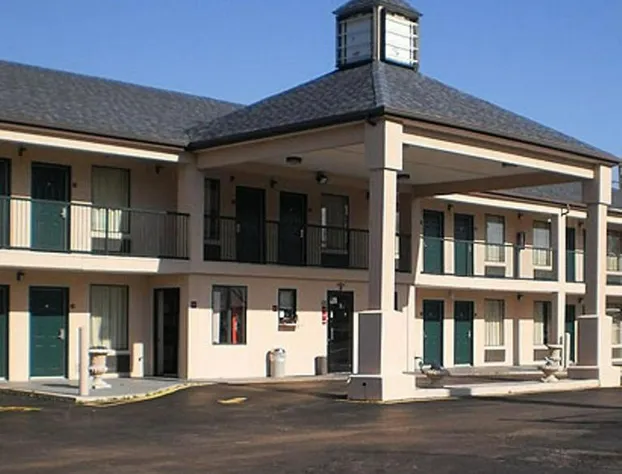 Executive Inn & Suites - Covington hotel detail image 2