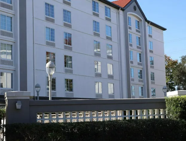 La Quinta Inn & Suites by Wyndham Ocala hotel detail image 2
