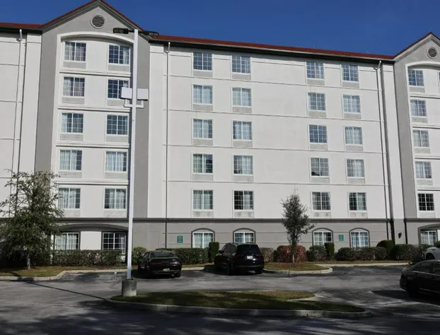 La Quinta Inn & Suites by Wyndham Ocala hotel detail image 3