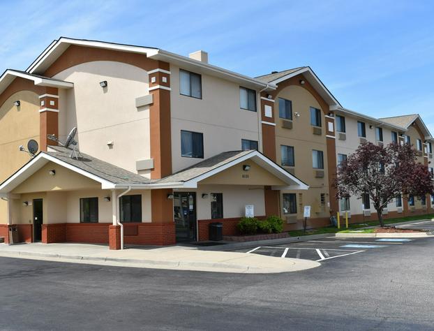 Super 8 by Wyndham Newport News/Jefferson Ave. hotel detail image 2