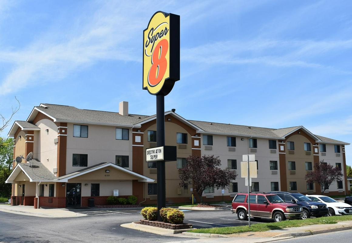 Super 8 by Wyndham Newport News/Jefferson Ave. hotel hero