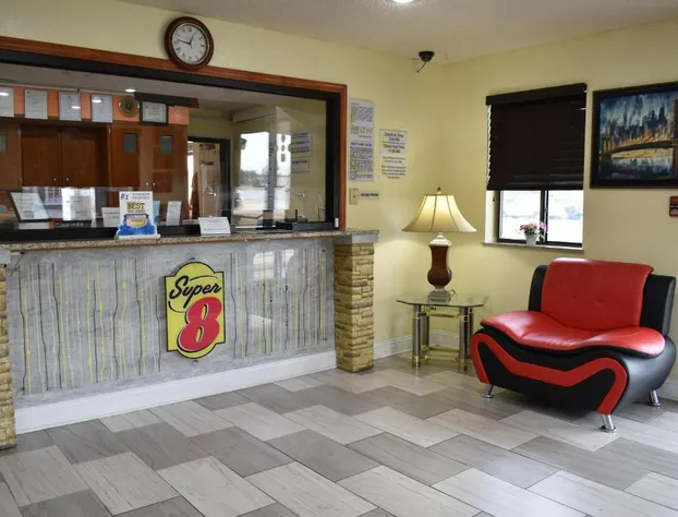 Super 8 by Wyndham Newport News/Jefferson Ave. hotel detail image 4