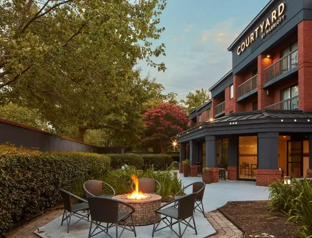 Courtyard by Marriott Newport News Yorktown hotel detail image 1