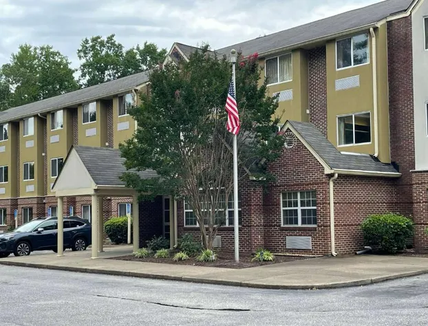 Microtel Inn by Wyndham Newport News Airport hotel detail image 1