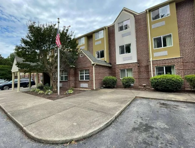 Microtel Inn by Wyndham Newport News Airport hotel detail image 2