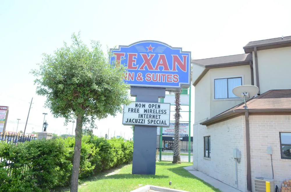 Texan Inn & Suites hotel hero