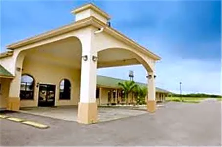 Riviera Inn & Suites hotel hero