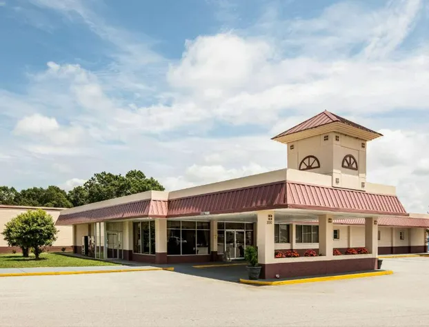 Super 8 by Wyndham Gaffney hotel detail image 3