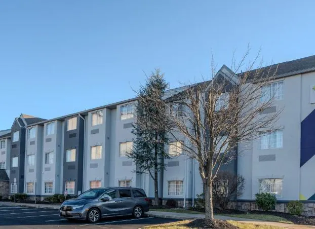 Spark by Hilton Sterling Dulles Airport hotel detail image 4