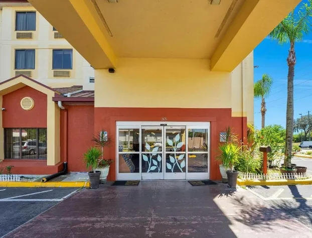 Sleep Inn Leesburg Chain of Lakes hotel detail image 3