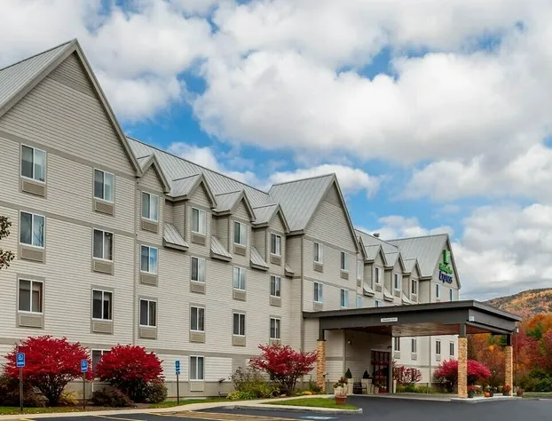 Holiday Inn Express & Suites Lincoln East - White Mountains by IHG hotel detail image 1