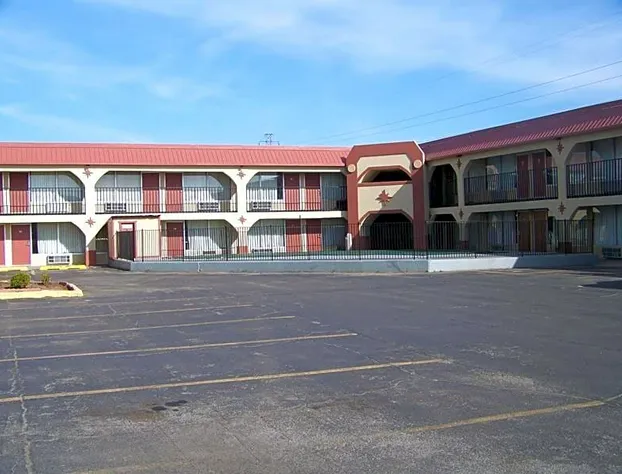 Travelers Inn and Suites hotel detail image 3