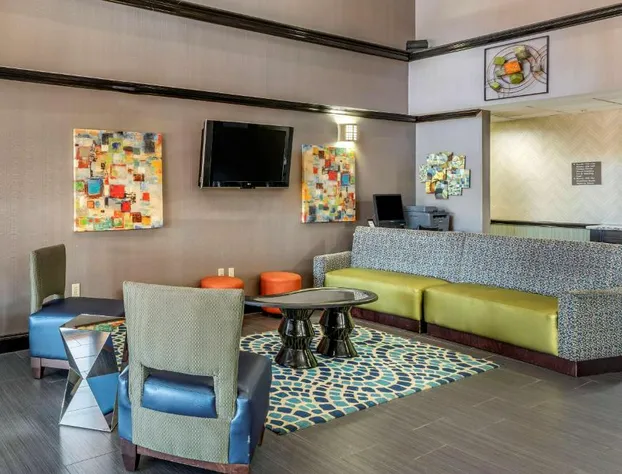 Comfort Inn & Suites Pauls Valley - City Lake hotel detail image 2