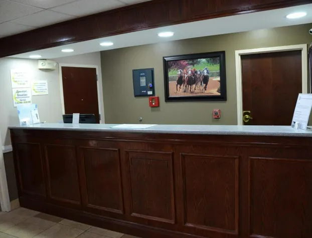 Super 8 by Wyndham Louisville/Expo Center hotel detail image 4