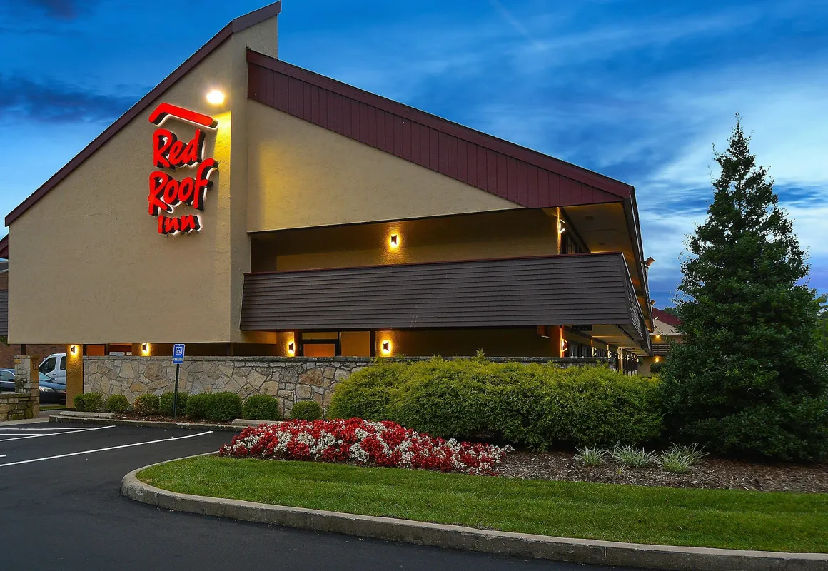 Red Roof Inn Louisville East - Hurstbourne hotel hero