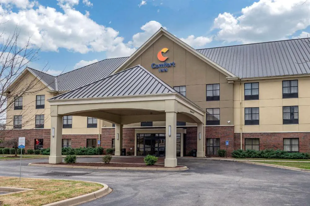 Comfort Inn Louisville Southwest hotel hero