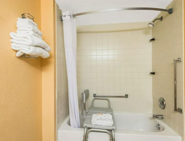 Quality Inn & Suites Louisville East hotel detail image 4