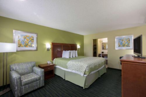 Days Inn & Suites by Wyndham Big Spring hotel detail image 3