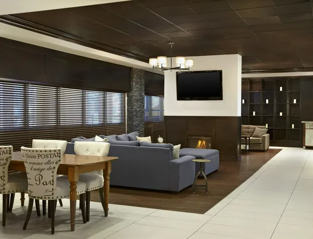 Four Points by Sheraton Hotel & Suites Calgary West hotel detail image 2