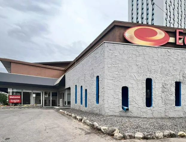 Econo Lodge Motel Village hotel detail image 2