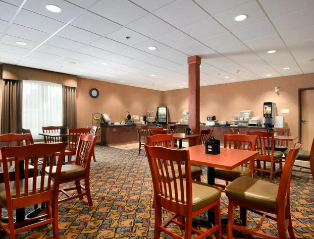 Days Inn & Suites by Wyndham Strathmore hotel detail image 3