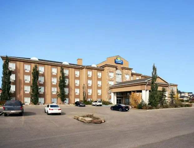 Days Inn & Suites by Wyndham Strathmore hotel detail image 1