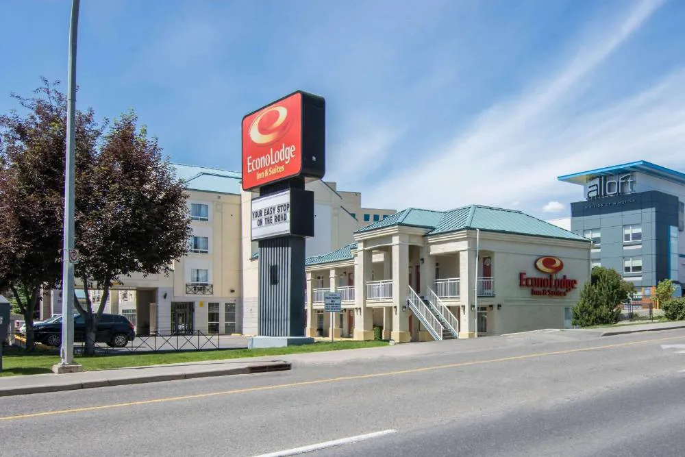 Econo Lodge Inn & Suites University hotel hero