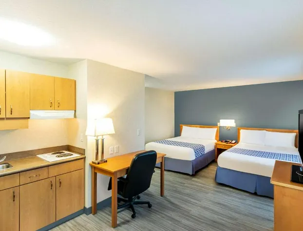 Econo Lodge Inn & Suites University hotel detail image 4