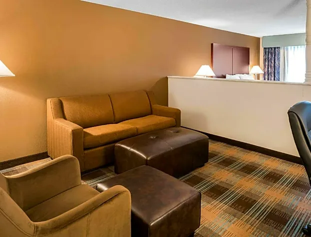 Clarion Inn near JBLM hotel detail image 4