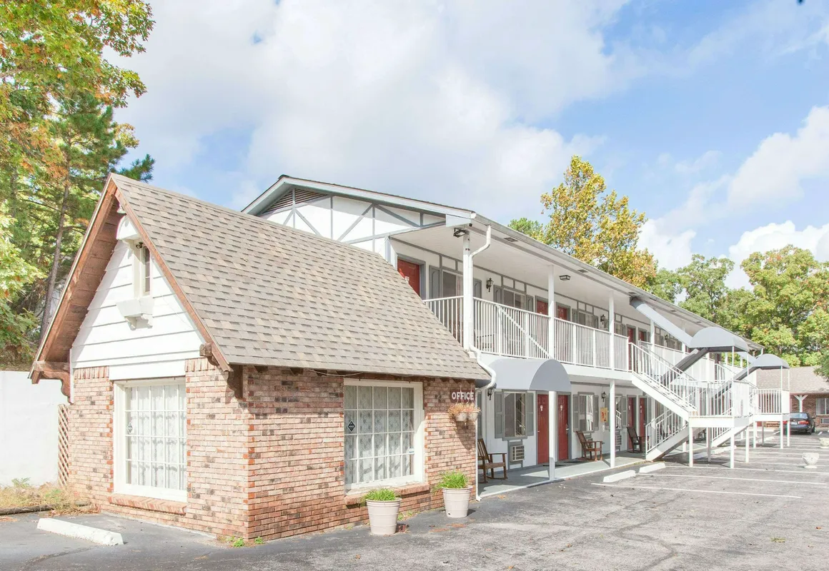 Days Inn by Wyndham Eureka Springs hotel hero