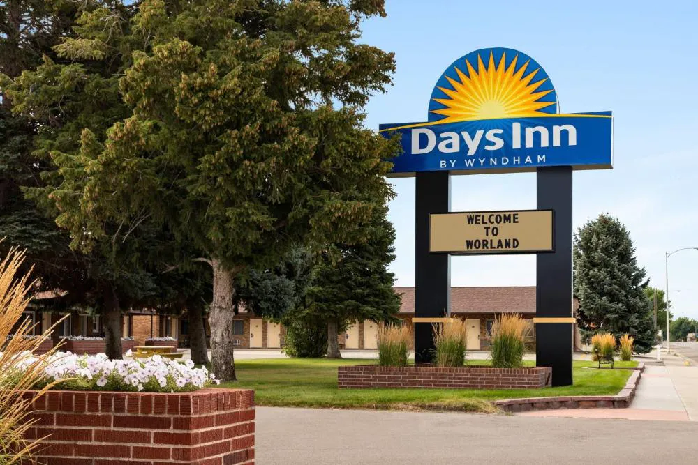 Days Inn by Wyndham Worland hotel hero