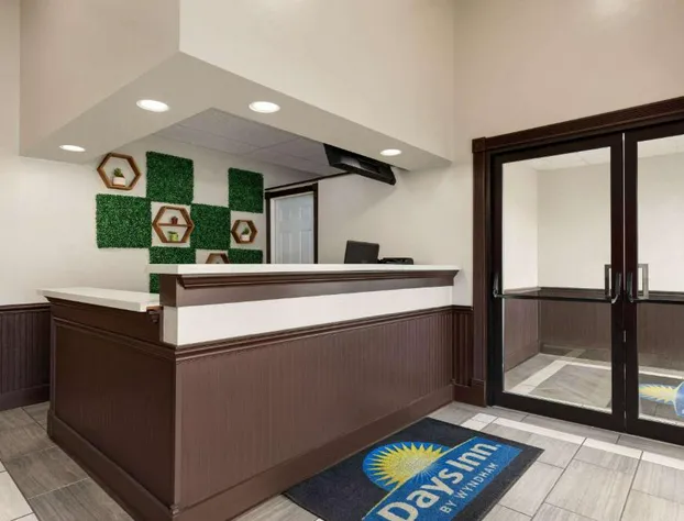 Days Inn by Wyndham Hillsboro hotel detail image 4