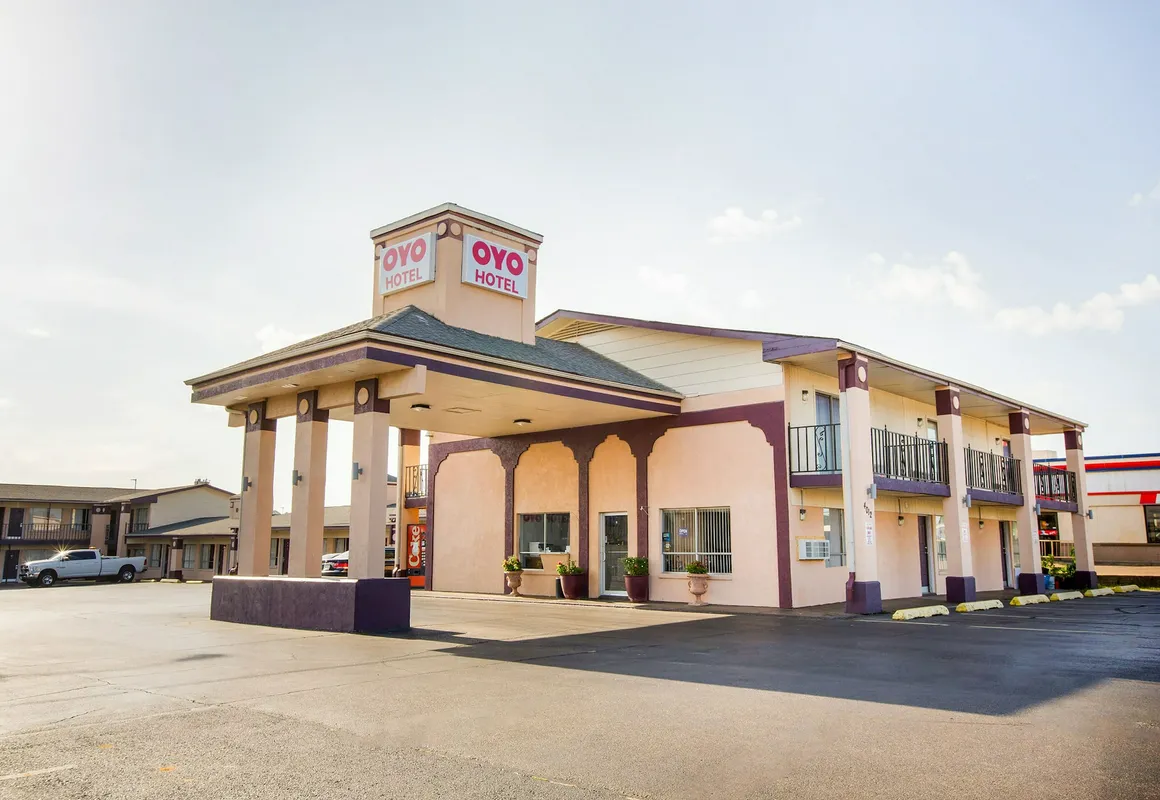 OYO Hotel Texarkana North Heights AR Hwy I-30 hotel hero