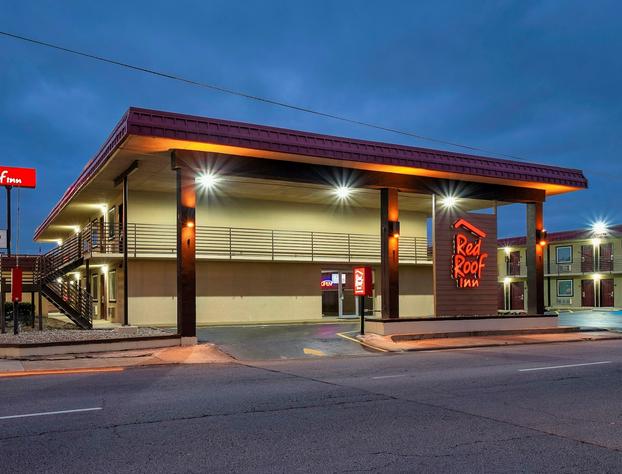 Red Roof Inn Fort Smith Downtown hotel detail image 3