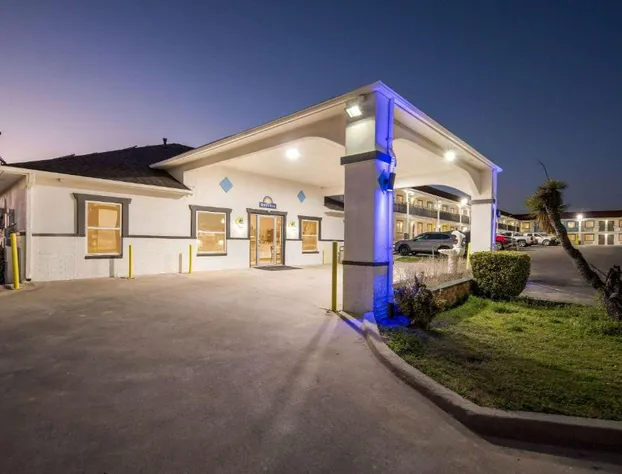 Days Inn by Wyndham Gainesville hotel detail image 1