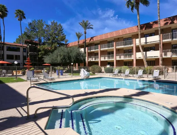 DoubleTree Suites by Hilton Tucson Airport hotel detail image 2